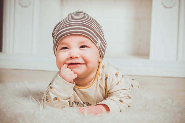 Roupa de bebê: roupas essenciais para comprar a um recém-nascido